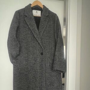 Aritzia/Babaton Wool and Cashmere Houndstooth Coat
